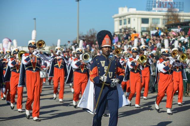 DominionChristmasParade2015